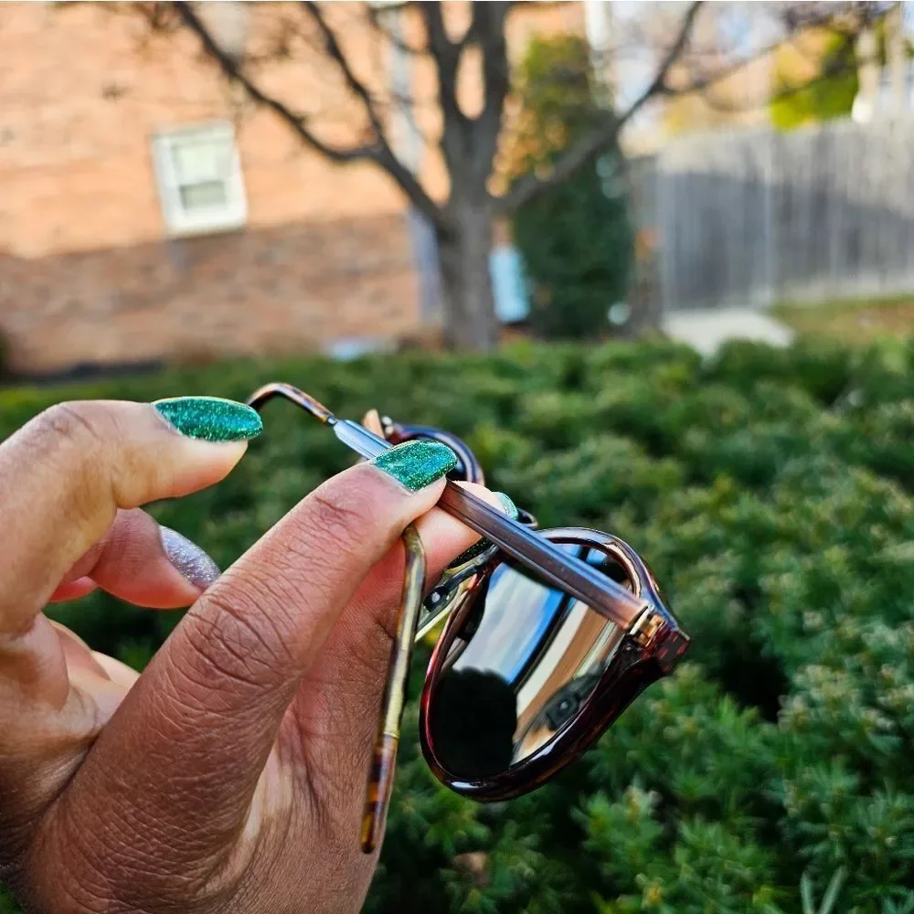 VTG Unisex Round Tortoise Metal Keyhole Bridge Retro Polarize UV Sunglasses.